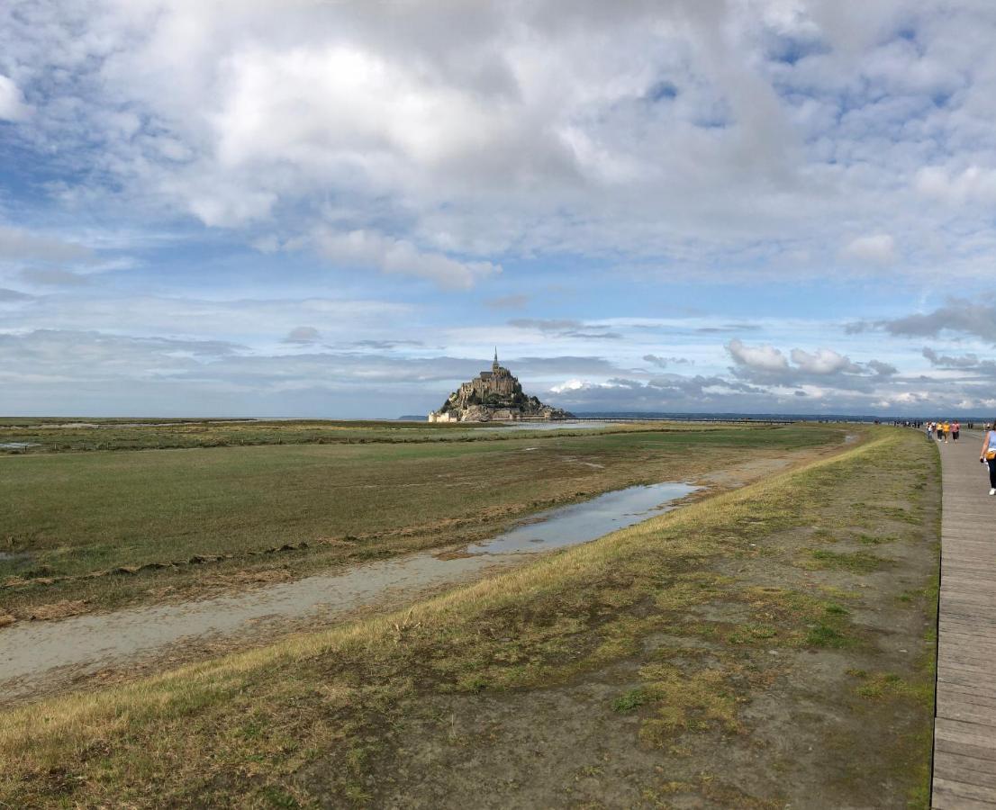 La Canopee Du Mont Saint-Georges-de-Reintembault Bagian luar foto