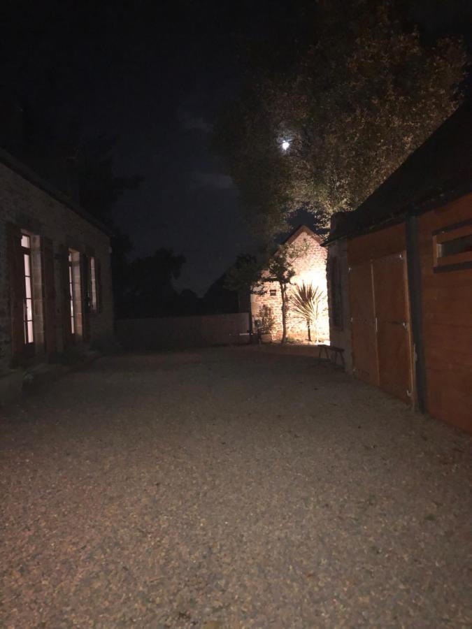 La Canopee Du Mont Saint-Georges-de-Reintembault Bagian luar foto