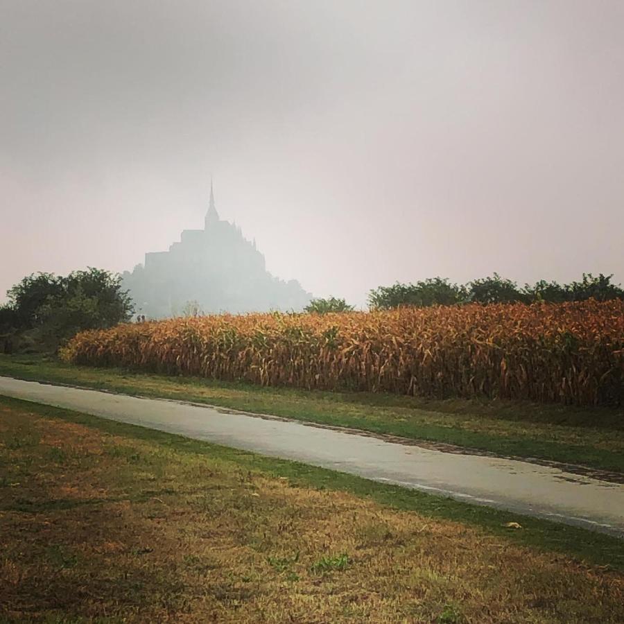 La Canopee Du Mont Saint-Georges-de-Reintembault Bagian luar foto